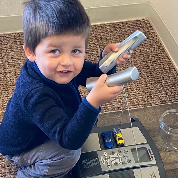 Meet your Posher, Sandi ☀️ - Picture 2 of 8